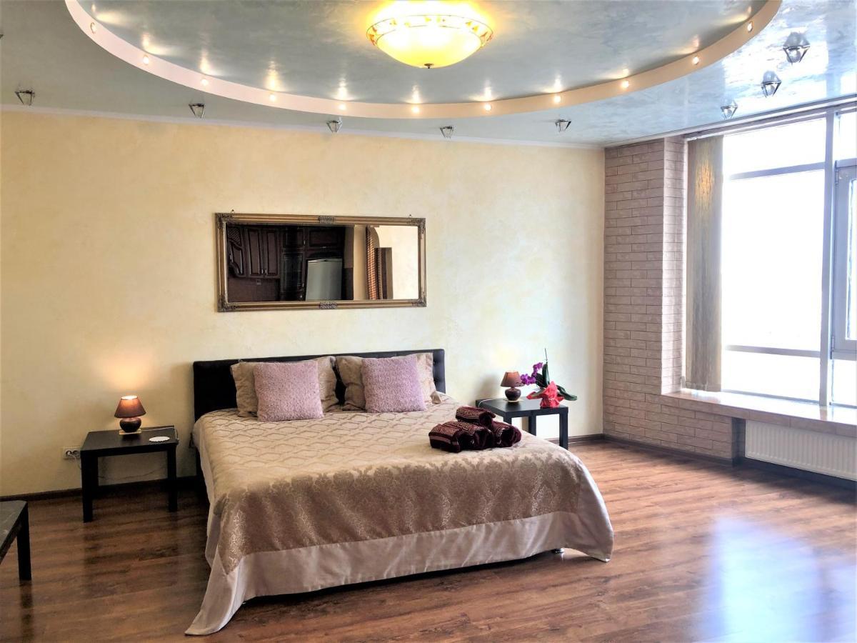 Vip Апартаменти З Видом На Озеро Kiev Bagian luar foto