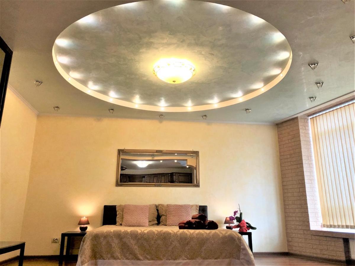 Vip Апартаменти З Видом На Озеро Kiev Bagian luar foto